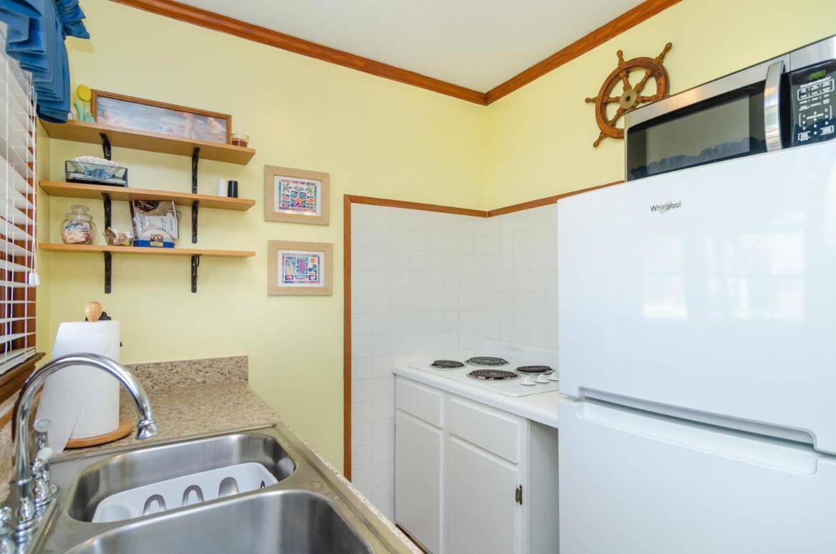 The Pelican Hidden Treasure Inn Room 2 By Bryant Real Estate คูเรบีช ภายนอก รูปภาพ